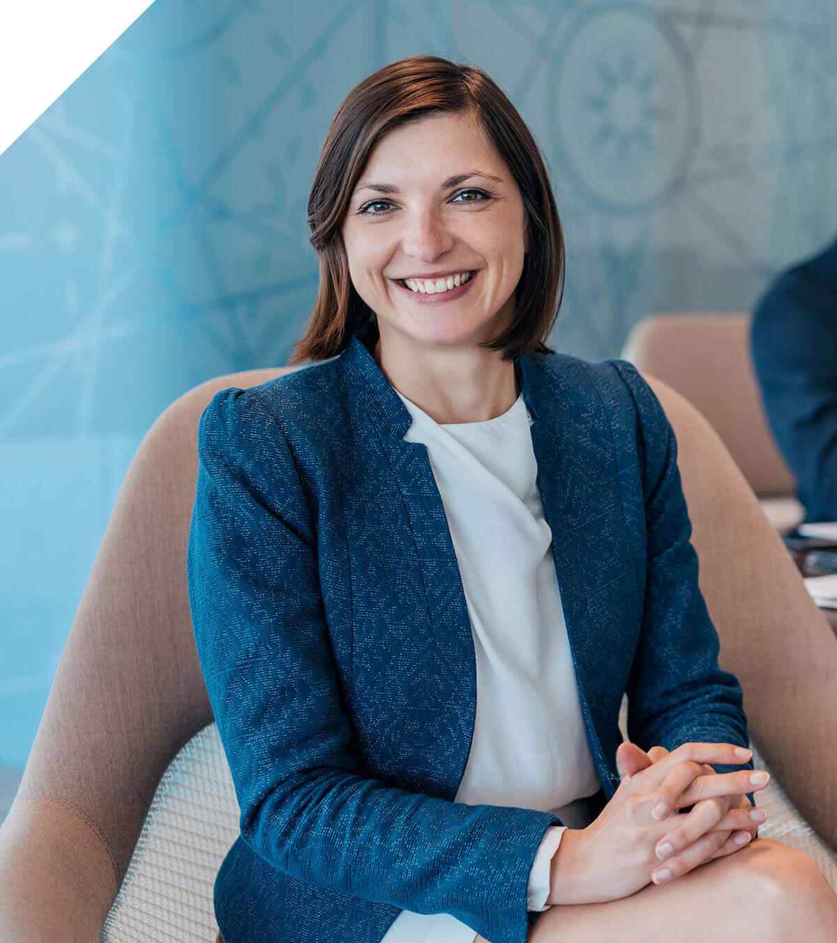 https://finxfund.com/wp-content/uploads/2020/04/img-people-02.jpg